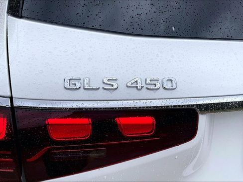 Used 2024 Mercedes-Benz GLS 450 4MATIC image 43