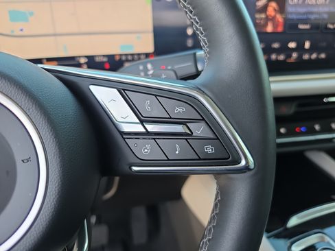 Certified 2025 Buick Envision Avenir AWD/4WD image 24