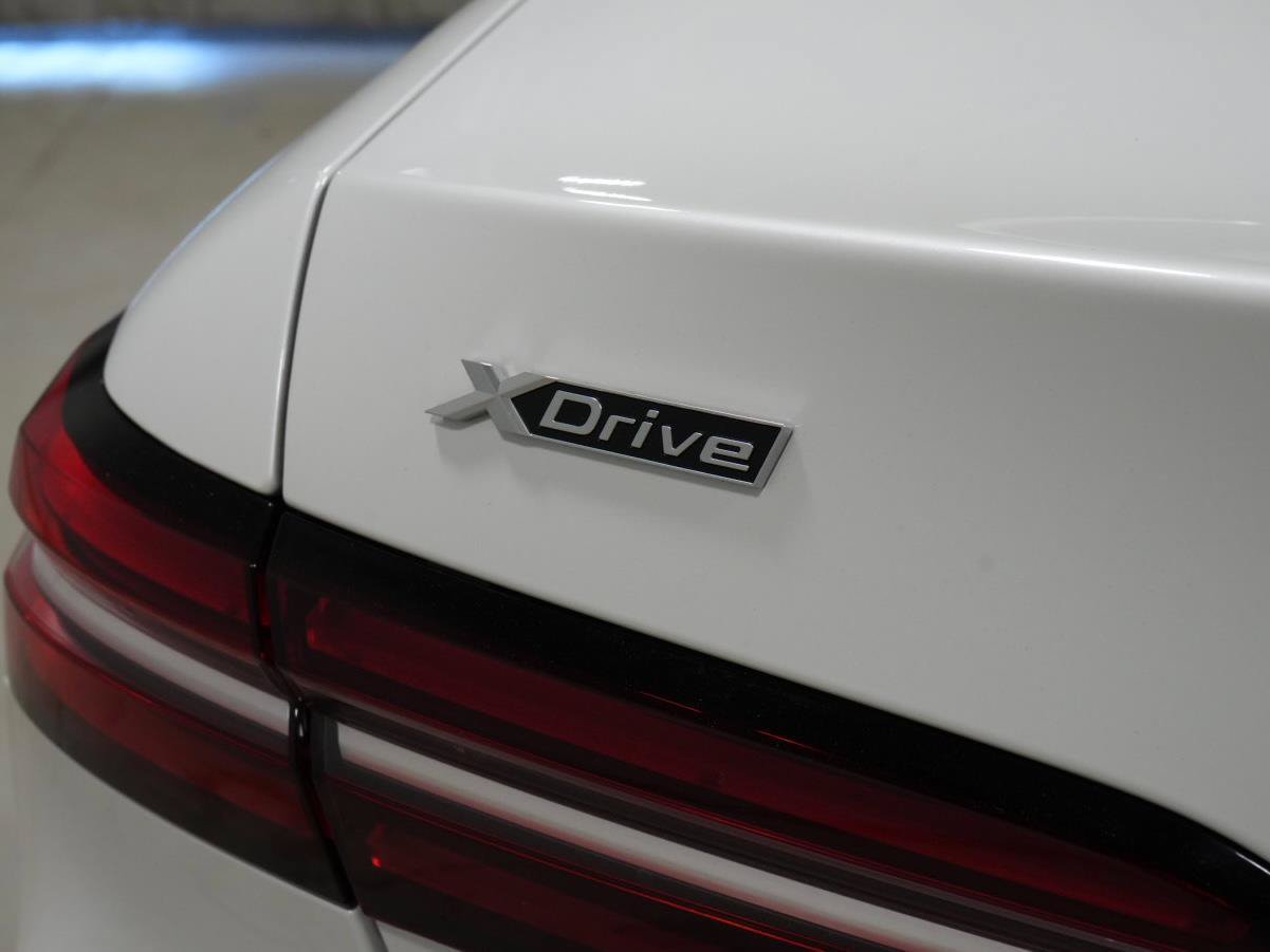 Used 2025 BMW 530i xDrive w/ Premium Package AWD/4WD image 24
