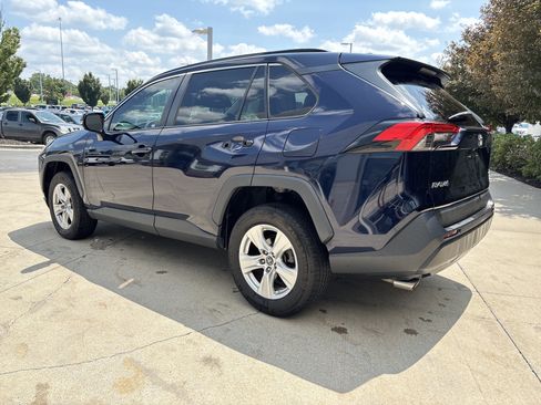 Used 2020 Toyota RAV4 XLE FWD image 7