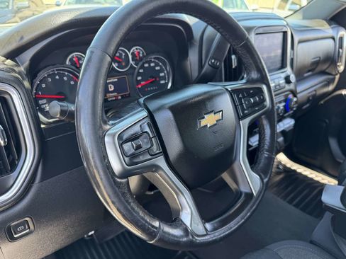 Used 2021 Chevrolet Silverado 1500 LT AWD/4WD image 24