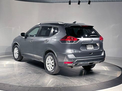 Used 2020 Nissan Rogue SV image 14