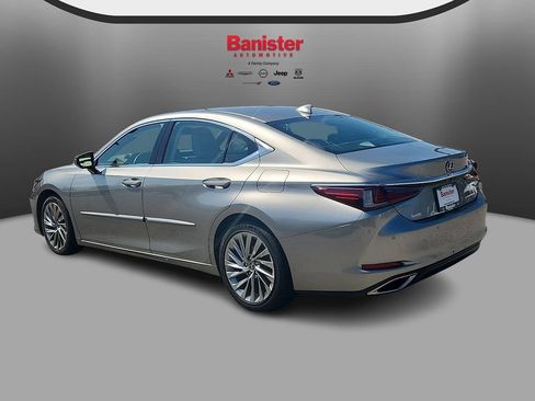 Used 2019 Lexus ES 350 w/ Accessory Package FWD image 6