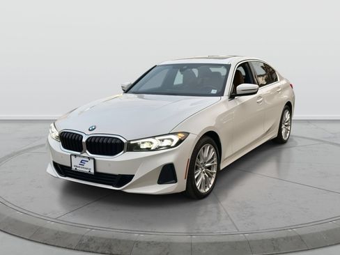 Used 2024 BMW 330i xDrive Sedan w/ Premium Package AWD/4WD image 3