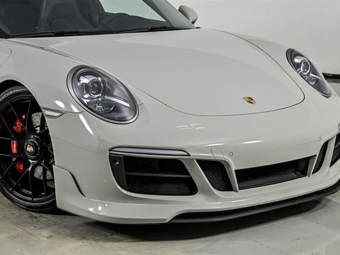 Used 2019 Porsche 911 Targa 4 GTS AWD/4WD image 2