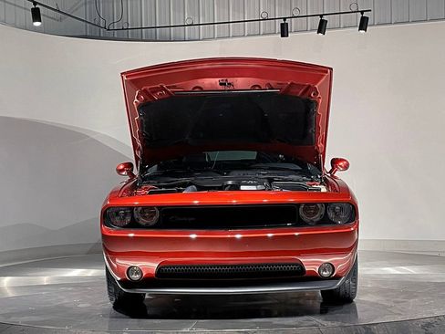 Used 2014 Dodge Challenger SXT image 29