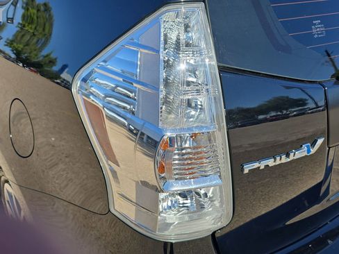 Used 2012 Toyota Prius V Three image 32