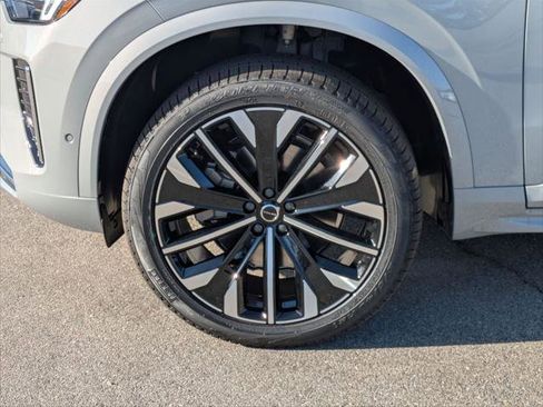 New 2026 Volvo XC90 B5 Plus w/ Protection Package image 6
