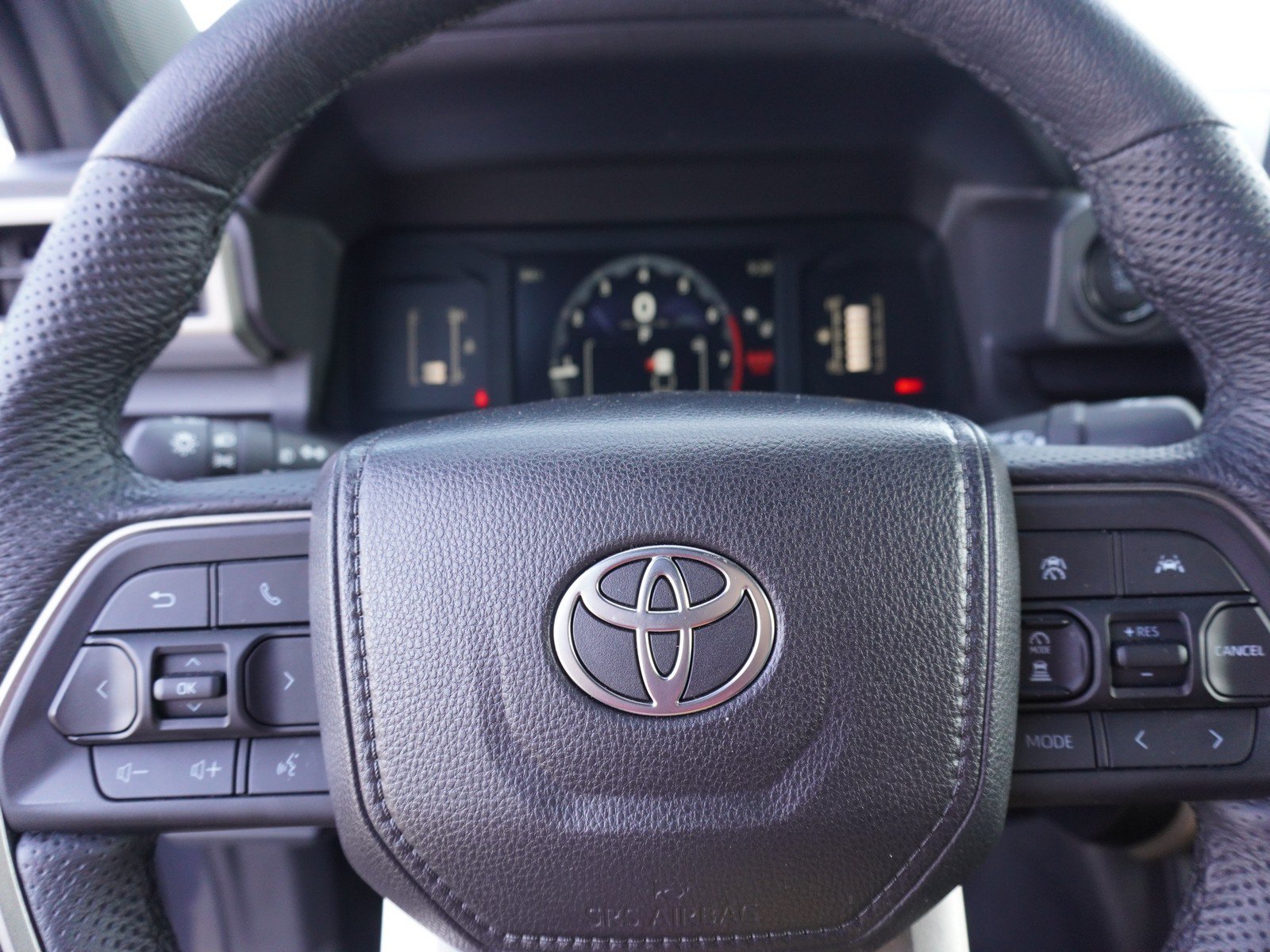 Used 2025 Toyota Tacoma SR5 AWD/4WD image 26