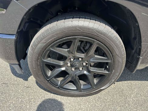 Used 2023 RAM 1500 Laramie AWD/4WD image 6