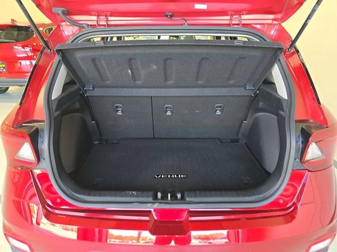 Certified 2024 Hyundai Venue Limited FWD image 23