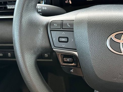 Used 2025 Toyota Camry LE FWD image 34