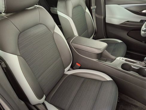 Used 2024 Buick Envista Preferred w/ Convenience II Package image 30