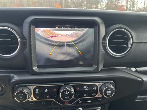 Used 2022 Jeep Wrangler Unlimited Sahara w/ Cold Weather Group image 24