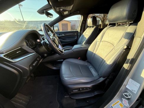 Used 2022 Buick Enclave Premium image 10