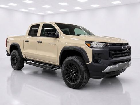 Used 2024 Chevrolet Colorado Trail Boss w/ Safety Package AWD/4WD image 3