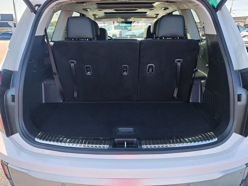 Used 2024 Kia Telluride SX Prestige w/ Towing Package AWD/4WD image 11