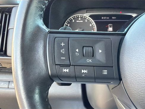 Used 2023 Nissan Pathfinder SV w/ SV Premium Package image 38