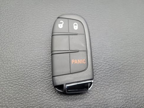 Used 2020 Jeep Compass Sport image 32