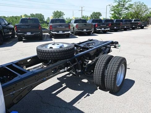 New 2026 RAM 5500 Tradesman AWD/4WD image 14