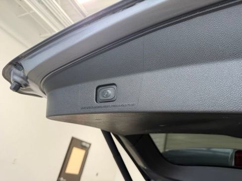 Used 2014 Ford Explorer XLT w/ Equipment Group 201A AWD/4WD image 34