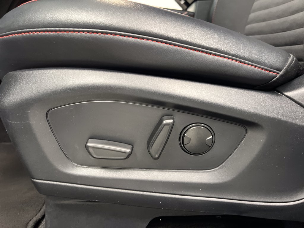 Used 2025 Ford Explorer ST-Line AWD/4WD image 13