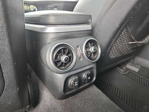 Used 2022 Kia Stinger GT1 RWD image 10