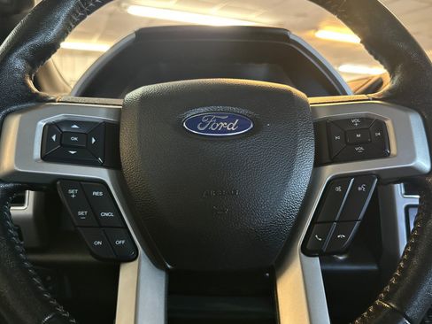 Used 2020 Ford F150 Lariat w/ Equipment Group 502A Luxury AWD/4WD image 22