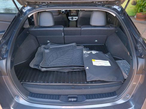 Used 2017 Toyota Prius Prime Premium FWD image 34