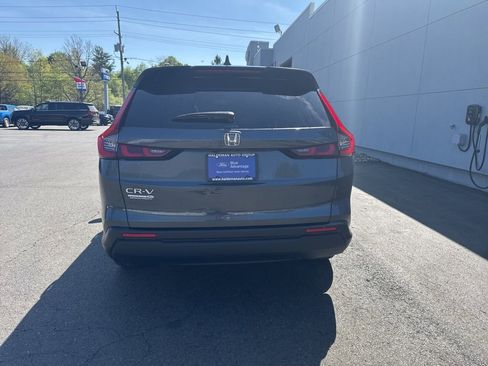 Used 2025 Honda CR-V EX image 4