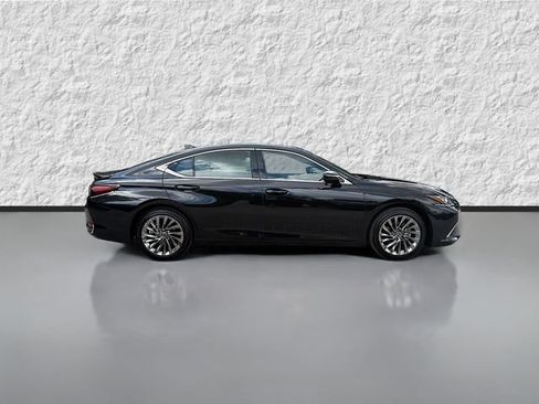 Used 2025 Lexus ES 300h w/ Accessory Package (Z2) FWD image 2