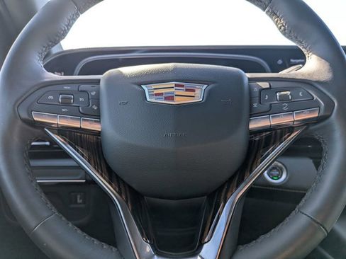 Used 2024 Cadillac Escalade Premium Luxury image 13