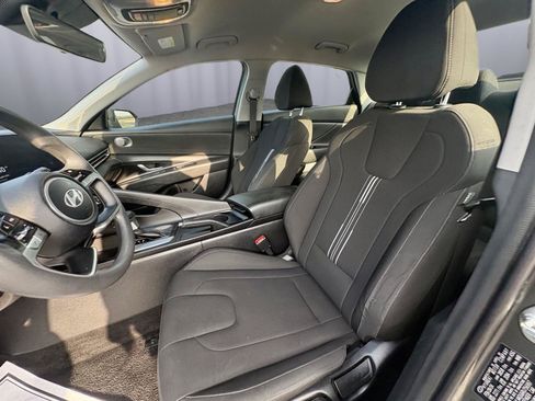 Used 2024 Hyundai Elantra SEL FWD image 14