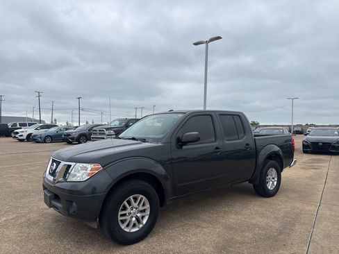 Used 2015 Nissan Frontier SV RWD image 7