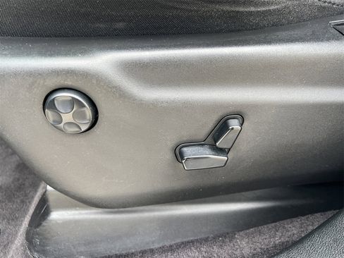 Used 2017 Jeep Grand Cherokee Limited w/ Luxury Group II image 22