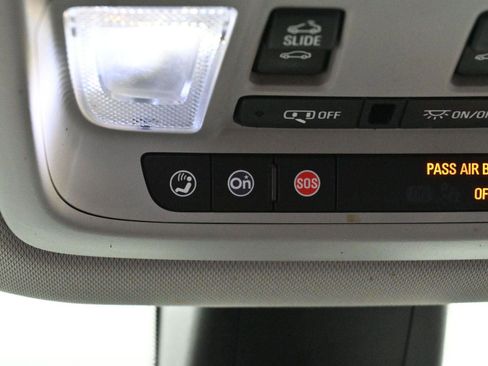 Used 2021 Buick Enclave Essence w/ Sound and Sites Package image 25