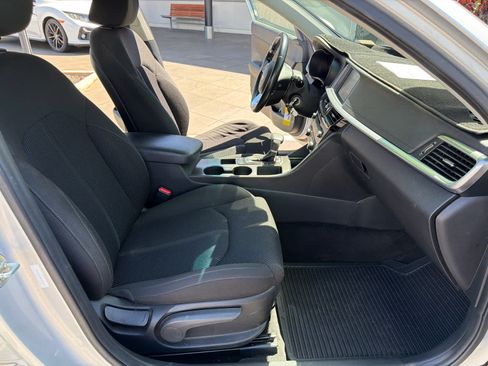 Used 2019 Kia Optima LX w/ LX Premium Package FWD image 12