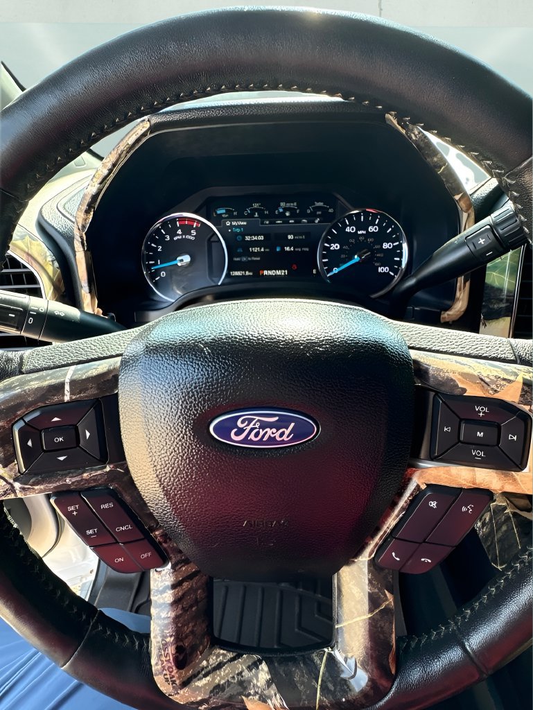Used 2018 Ford F250 Lariat w/ Lariat Ultimate Package AWD/4WD image 24