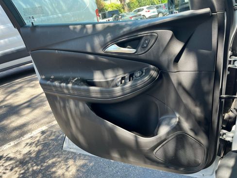 Used 2025 Buick Encore GX Preferred FWD image 18