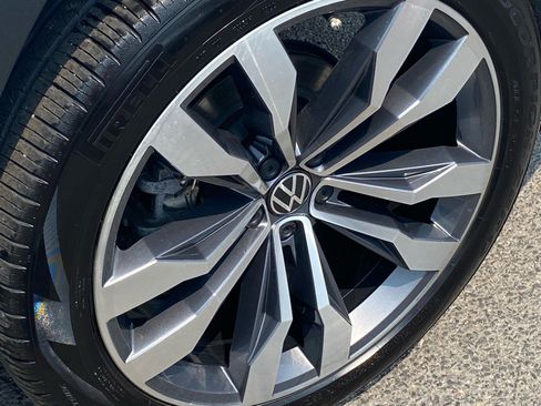 Certified 2023 Volkswagen Atlas Cross Sport SEL Premium R-Line AWD/4WD image 22