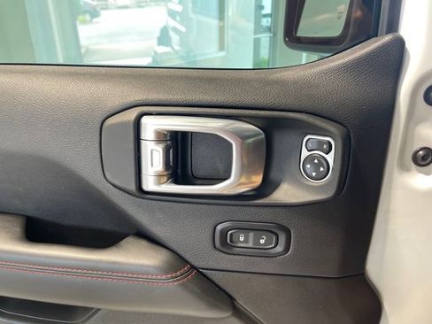 Used 2024 Jeep Wrangler Unlimited Rubicon AWD/4WD image 16