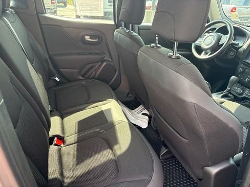 Used 2023 Jeep Renegade Altitude w/ Convenience Group I AWD/4WD image 24