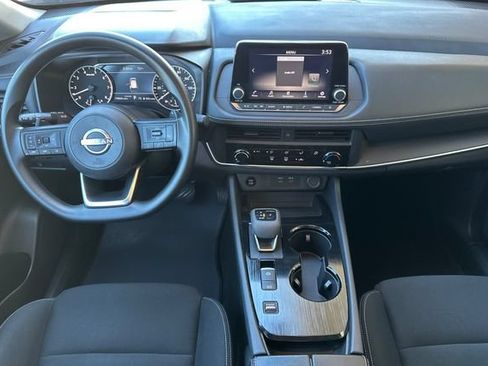 Used 2024 Nissan Rogue S FWD image 17