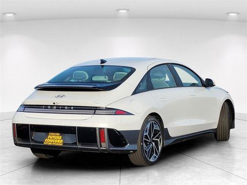 Certified 2025 Hyundai Ioniq 6 SEL image 3
