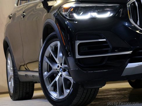 Used 2022 BMW X5 xDrive40i w/ Premium Package image 4
