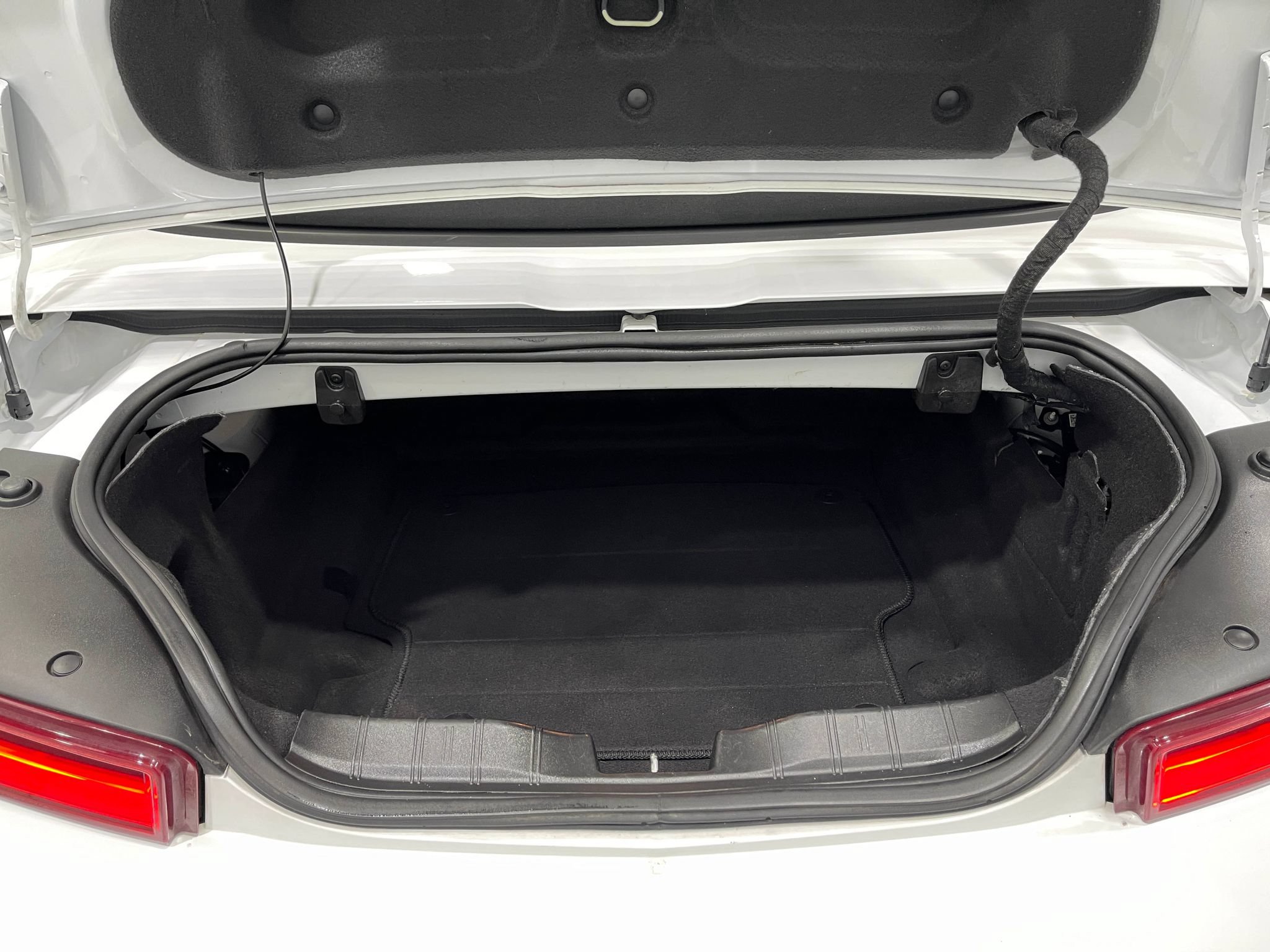 Used 2018 Chevrolet Camaro SS RWD image 25