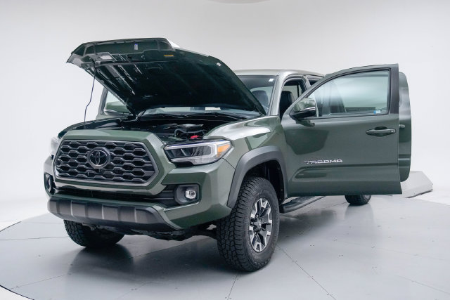 Used 2022 Toyota Tacoma TRD Off-Road w/ TRD Premium Off Road Package AWD/4WD image 17