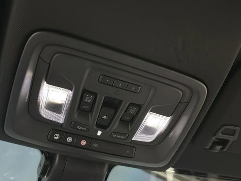 Used 2021 Chevrolet Silverado 1500 High Country w/ Technology Package image 23