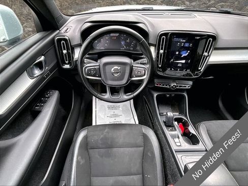 Used 2020 Volvo XC40 T5 Momentum w/ Premium Package AWD/4WD image 5
