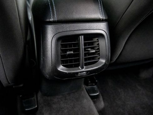 Used 2019 Jeep Cherokee Latitude w/ Cold Weather Group FWD image 17